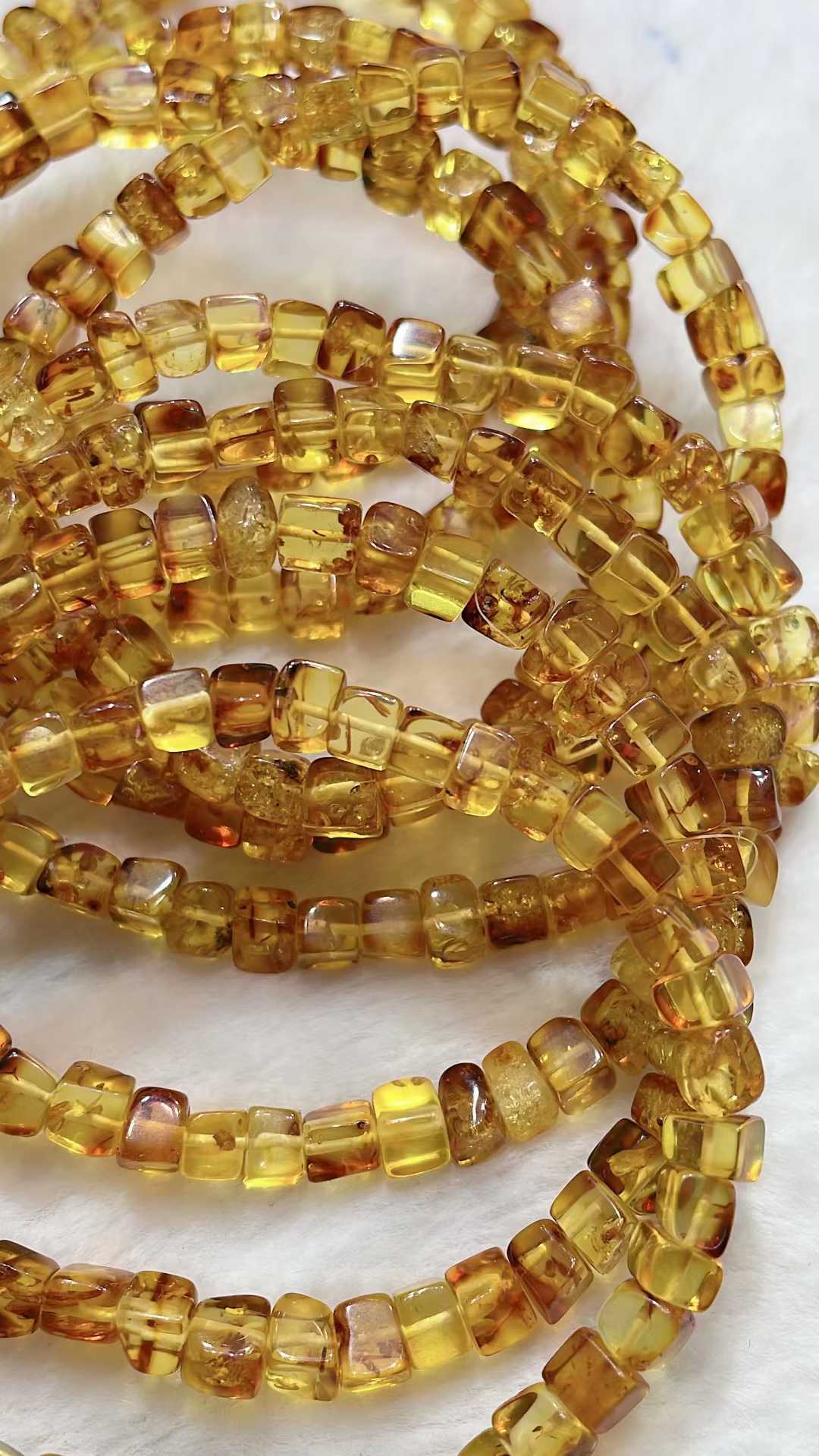 Pulsera de Ámbar Floral Natural – Cuentas Únicas y Artesanales